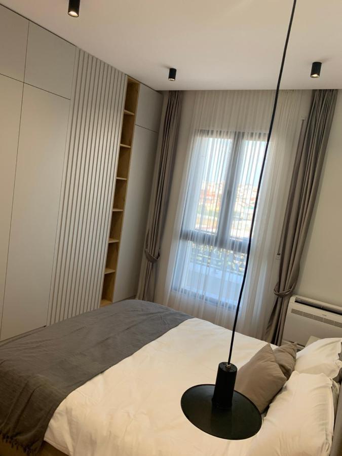 Are Only One Away Apartamento *